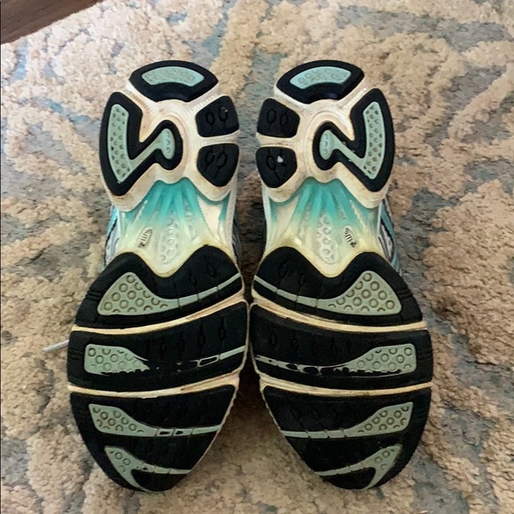 ASICS gel tennis shoes - Picture 6 of 6